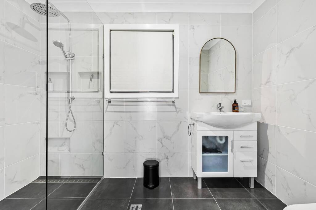 The Brick Batch - Holiday Unit! Bellara Extérieur photo